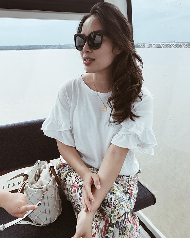 Thanks to the Relache Spa at @gaylordnational and @tanger_nationalharbor, this newborn mama doesn’t look nearly as tired as she feels. Details on our first mini vacation as a family of four are linked in my profile. #tangeroutletsnationalharbor #tangerstyle #nationalharbor #relaxatrelache #gaylordnational #ad