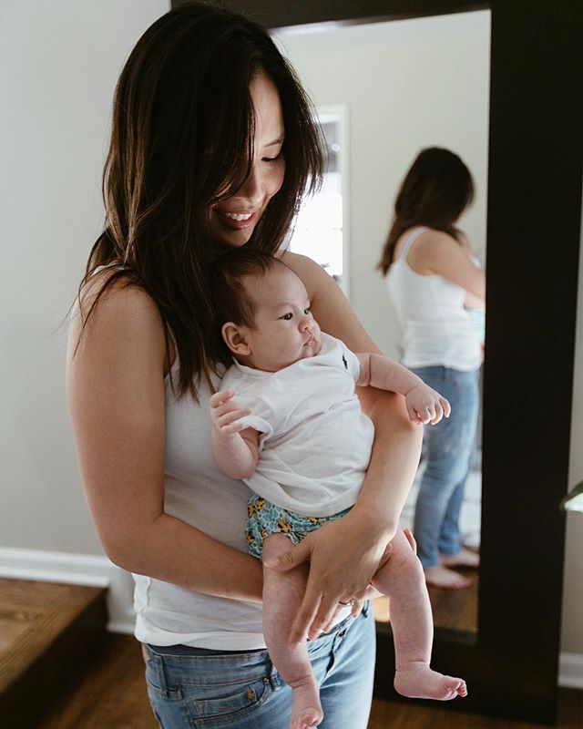 Still wearing maternity jeans. Averaging a little over 3 hours of sleep a night according to my Health app. Covered in spit up. Filled with love. #newbornlife #fourthtrimester #honestmotherhood #sendsleep #aloyalloveofbrantley