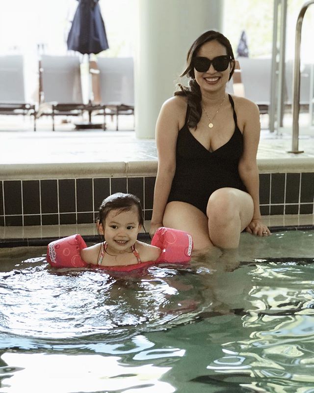 Blair keeps asking me when we can go back to @gaylordnational. She had the time of her life! (More on my Instagram Highlights “Shop &amp; Stay” and on my blog - link in profile.) #nationalharbor #gaylordnational #greatamericanfun #aloyalloveofblairryan